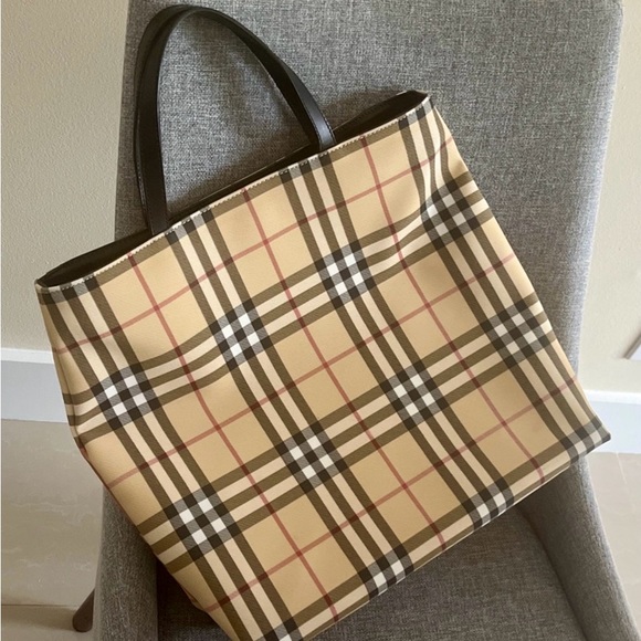 Authentic Burberry nova check tote bag used in very good condition - Picture 1 of 11